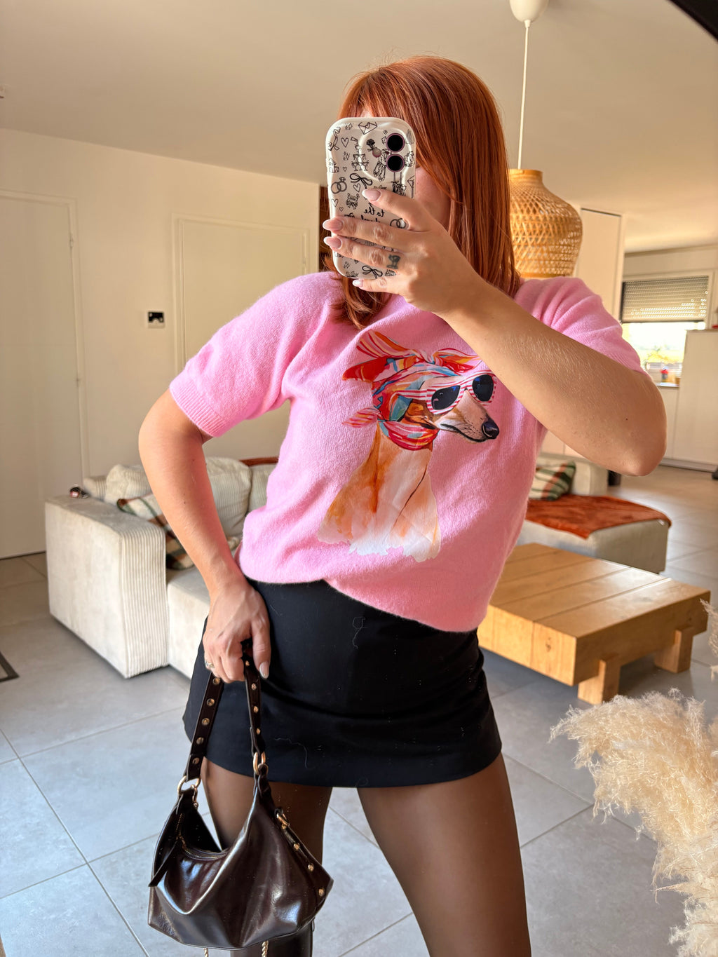 Pull maille rose imprimé chien - porté 4