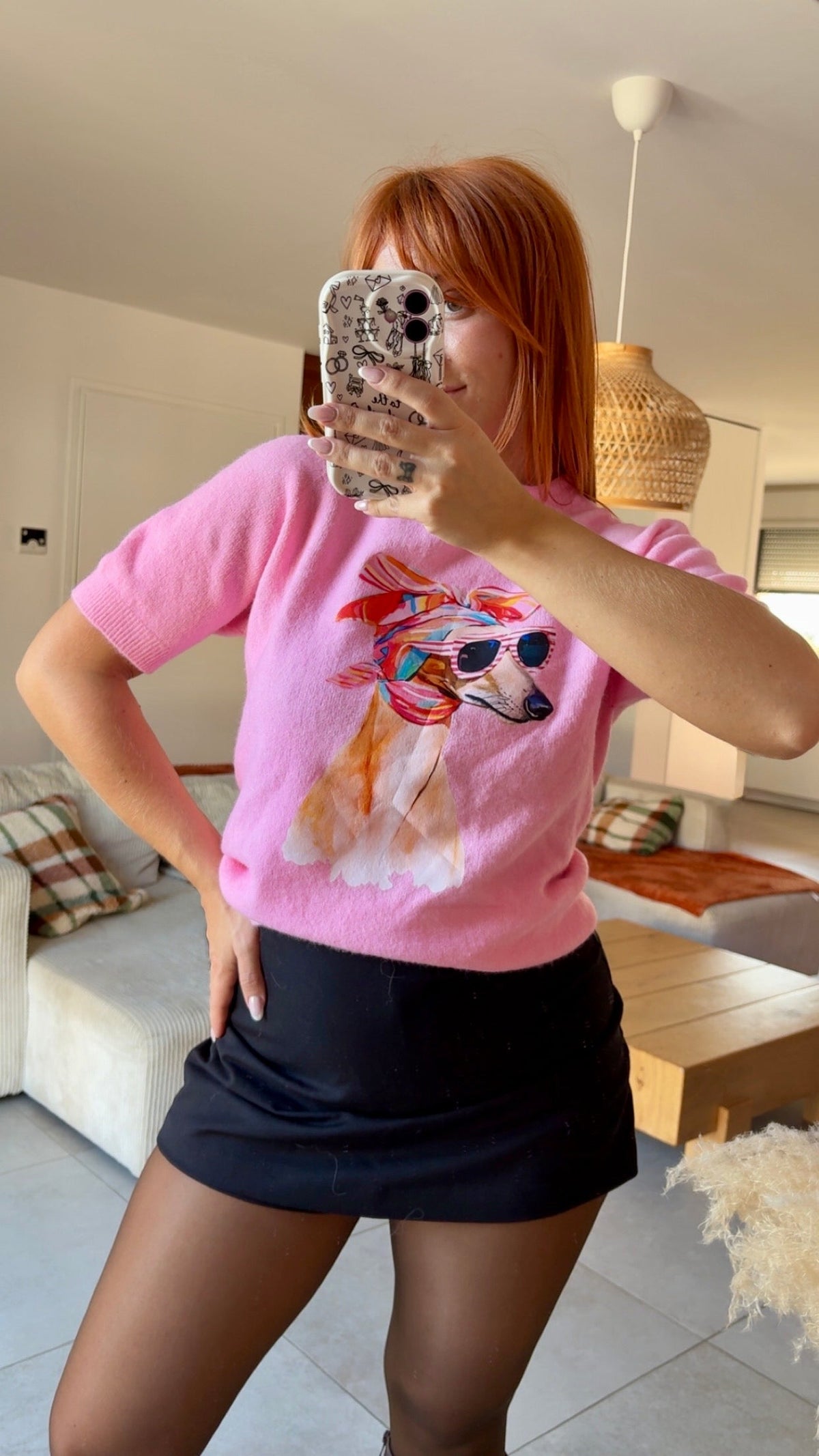 Pull maille rose imprimé chien - porté 1