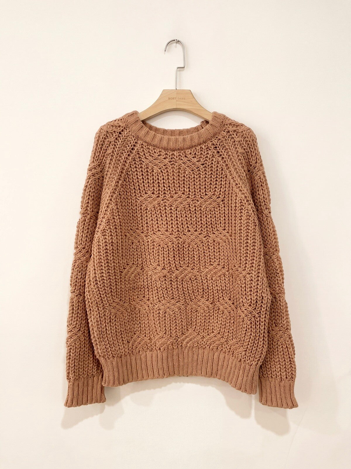 Pull en maille torsadée camel